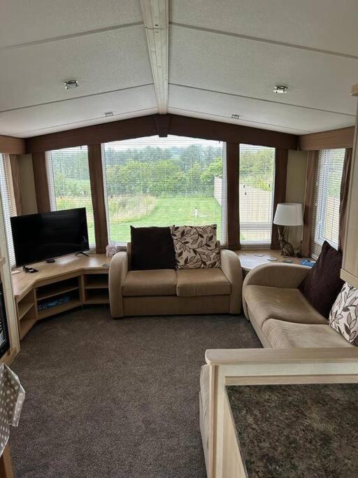 Red Squirrel Holiday Home In The Countryside, 10 Mins To Lligwy Beach Llandyfrydog Zewnętrze zdjęcie